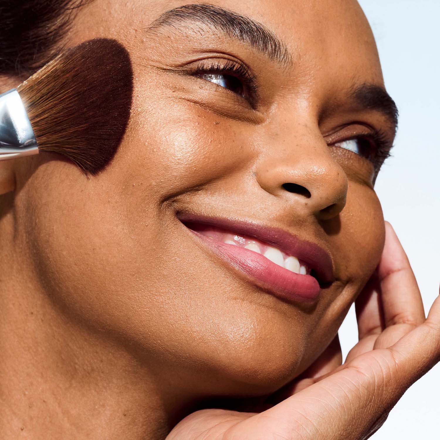 TRUE HIGHLIGHT WEIGHTLESS ILLUMINATOR (ILUMINADOR PARA ROSTRO)